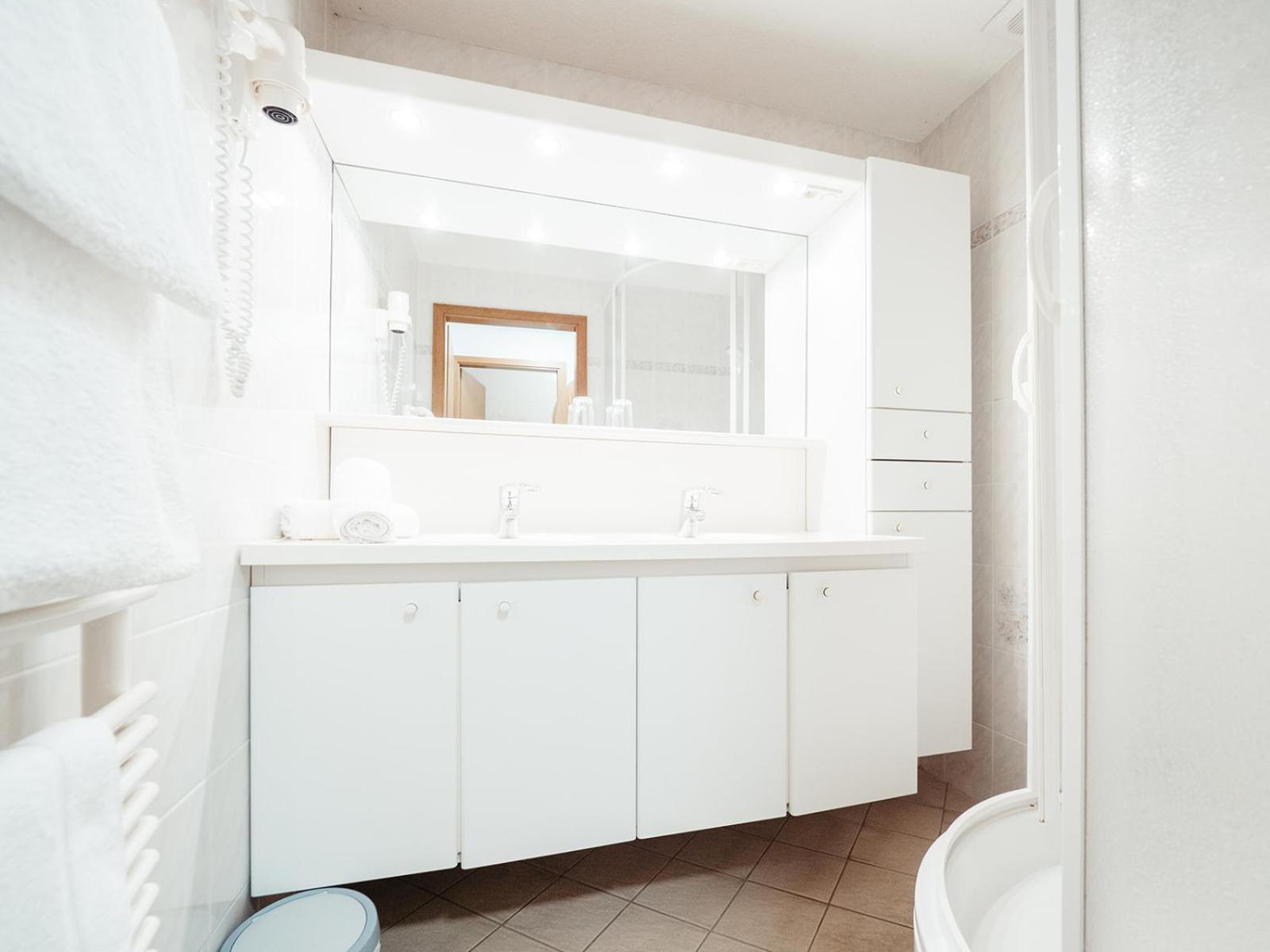 Appartement Am Hohenbusch Burg Reuland Esterno foto
